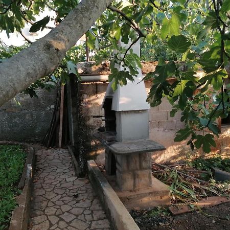 Apartment A & N With Free Private Parking พูลา ภายนอก รูปภาพ