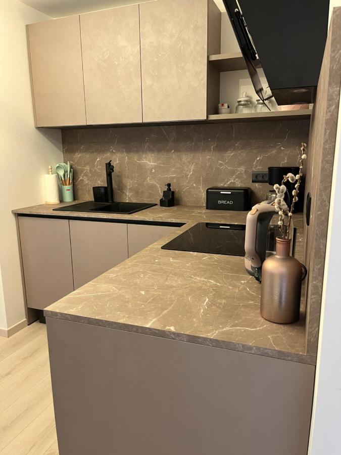 Apartment A & N With Free Private Parking พูลา ภายนอก รูปภาพ